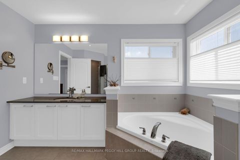 Photo 15 at 5 Magna Carta Road, Shore, Barrie