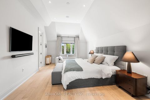 Photo 20 at 191 Glengarry Avenue, Lawrence Park North, Toronto