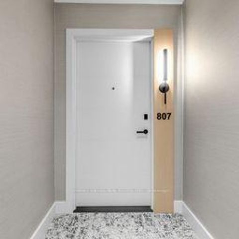 Photo 5 at 807 - 8 Manor Road W, Eglinton, Toronto