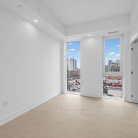 Photo 11 at 807 - 8 Manor Road W, Eglinton, Toronto