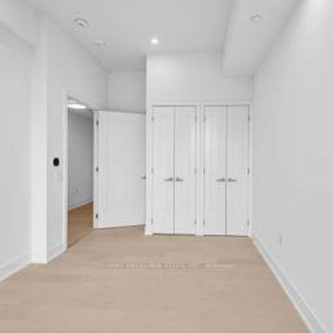 Photo 13 at 807 - 8 Manor Road W, Eglinton, Toronto
