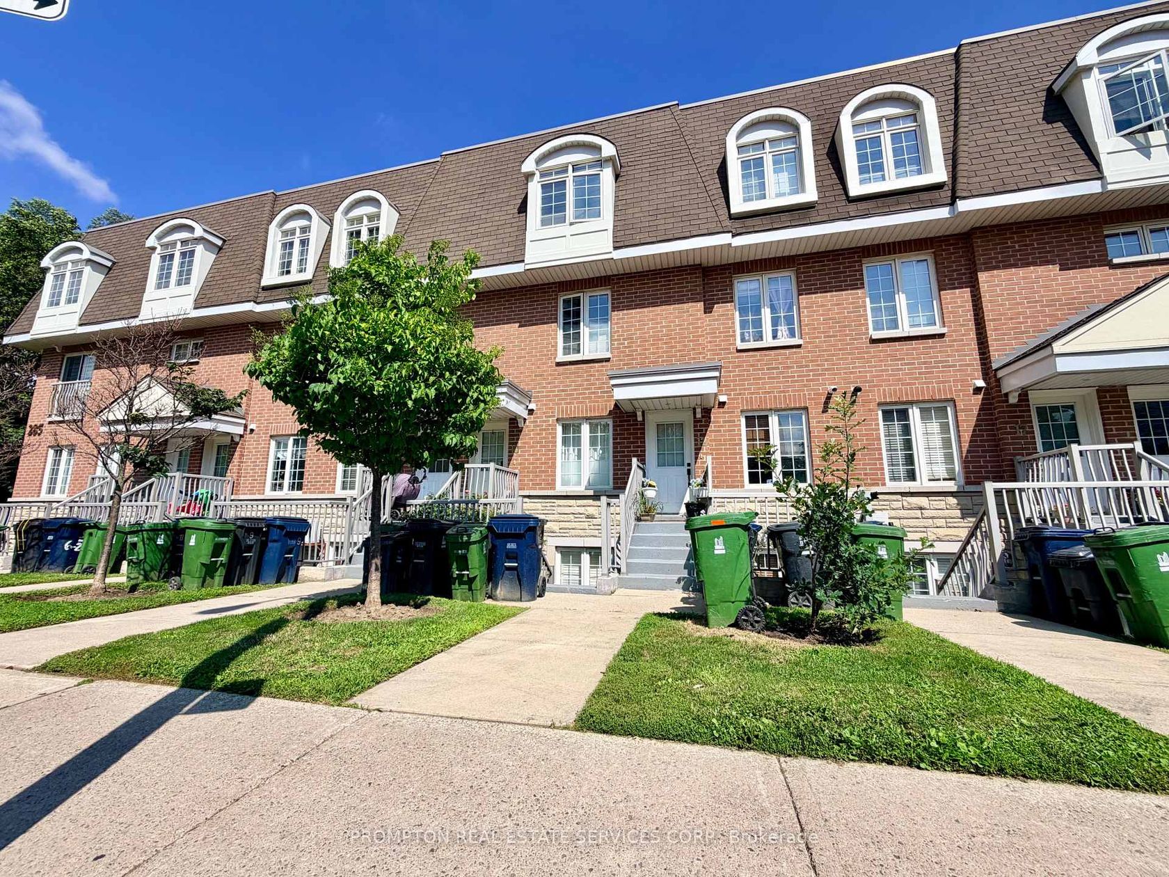 11 - 285 ANTIBES Drive, Branson, Toronto photo number 2