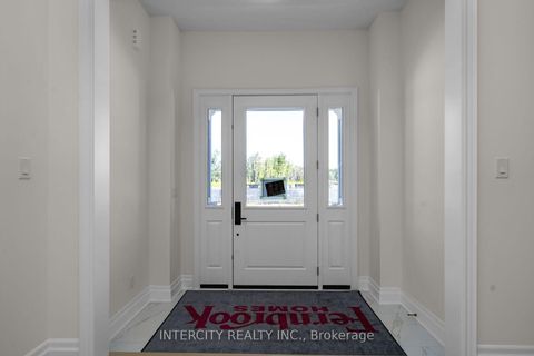 Photo 2 at 33 Gianvito Crescent, King City, King