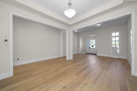 Photo 8 at 33 Gianvito Crescent, King City, King
