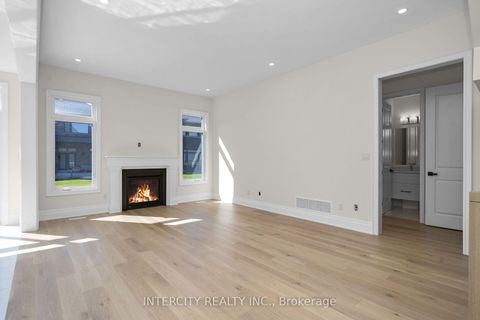 Photo 12 at 33 Gianvito Crescent, King City, King