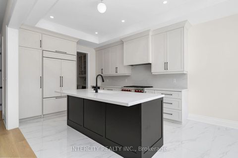 Photo 14 at 33 Gianvito Crescent, King City, King