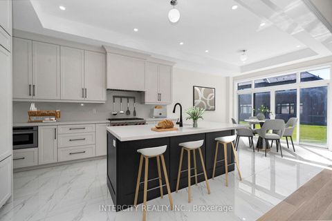 Photo 16 at 33 Gianvito Crescent, King City, King