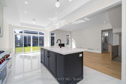 Photo 19 at 33 Gianvito Crescent, King City, King
