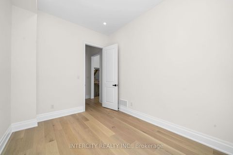 Photo 25 at 33 Gianvito Crescent, King City, King