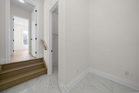 Photo 27 at 33 Gianvito Crescent, King City, King