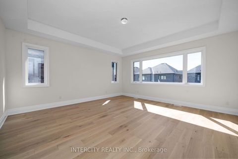 Photo 30 at 33 Gianvito Crescent, King City, King