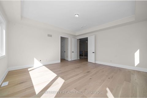 Photo 31 at 33 Gianvito Crescent, King City, King