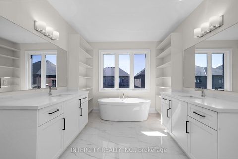 Photo 35 at 33 Gianvito Crescent, King City, King