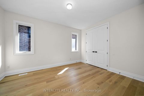 Photo 38 at 33 Gianvito Crescent, King City, King
