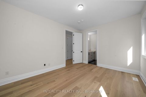 Photo 39 at 33 Gianvito Crescent, King City, King