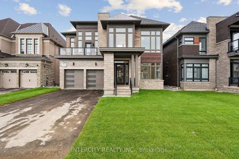 Photo 1 at 17 Garriock Hall Avenue, King City, King