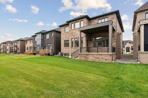 Photo 42 at 17 Garriock Hall Avenue, King City, King