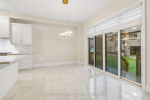 Photo 12 at 15 Garriock Hall Avenue, King City, King