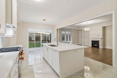 Photo 17 at 15 Garriock Hall Avenue, King City, King
