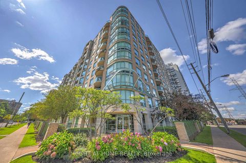 Photo 3 at 706 - 28 Pemberton Avenue, Newtonbrook East, Toronto