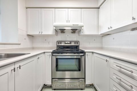 Photo 9 at 706 - 28 Pemberton Avenue, Newtonbrook East, Toronto