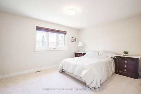 Photo 19 at 33 Auburn Court, Ardagh, Barrie