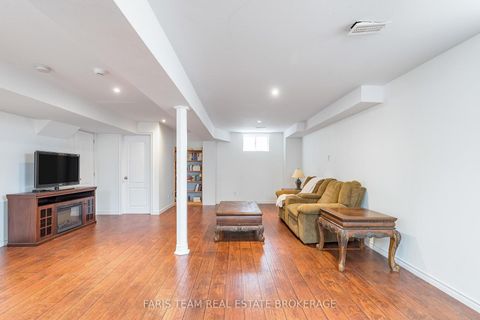 Photo 31 at 33 Auburn Court, Ardagh, Barrie