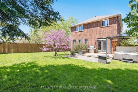 Photo 40 at 33 Auburn Court, Ardagh, Barrie