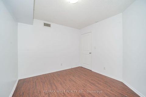 Photo 4 at 15G - 8 Rosebank Drive, Malvern, Toronto