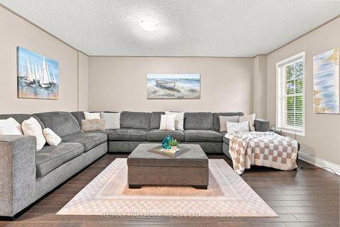 Photo 5 at 192 Fossil Hill Road, Vellore Village, Vaughan