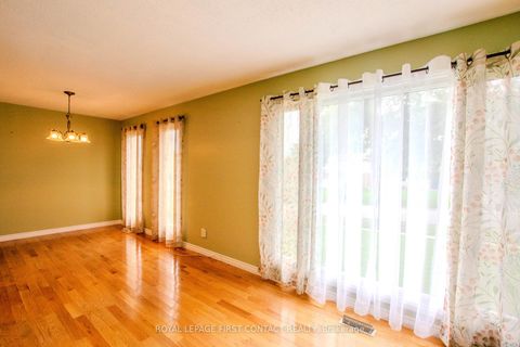Photo 5 at 12 Daphne Crescent, Cundles East, Barrie