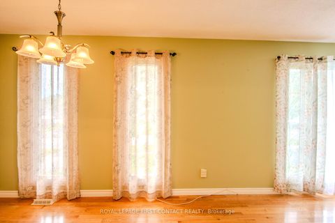 Photo 6 at 12 Daphne Crescent, Cundles East, Barrie