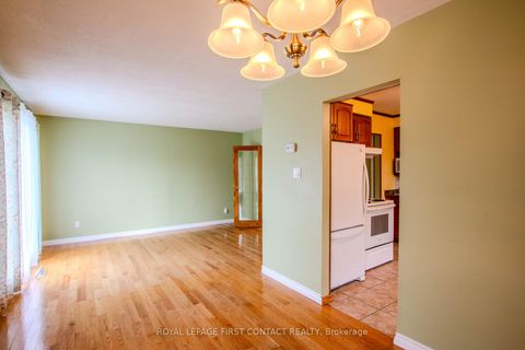 Photo 7 at 12 Daphne Crescent, Cundles East, Barrie