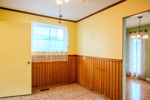 Photo 10 at 12 Daphne Crescent, Cundles East, Barrie