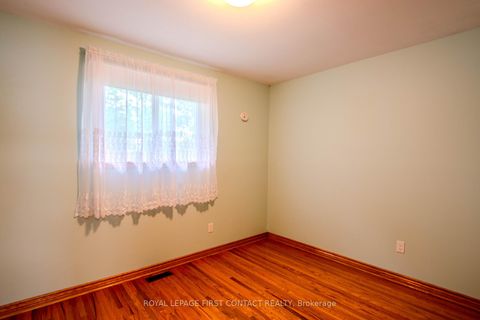 Photo 13 at 12 Daphne Crescent, Cundles East, Barrie