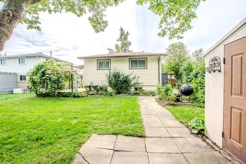 Photo 30 at 12 Daphne Crescent, Cundles East, Barrie