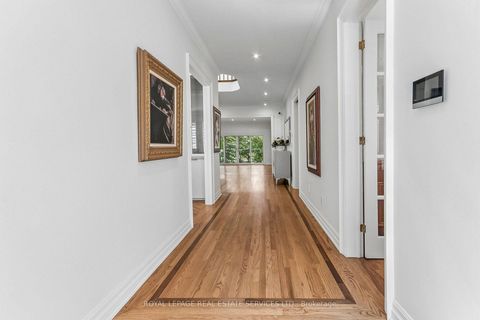 Photo 1 at 42 Rykert Crescent, Leaside, Toronto