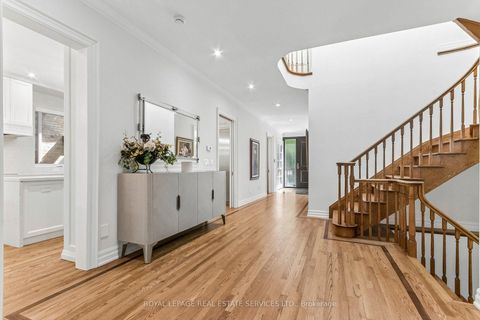 Photo 3 at 42 Rykert Crescent, Leaside, Toronto