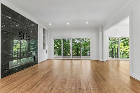 Photo 4 at 42 Rykert Crescent, Leaside, Toronto