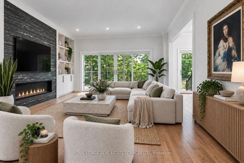 Photo 5 at 42 Rykert Crescent, Leaside, Toronto