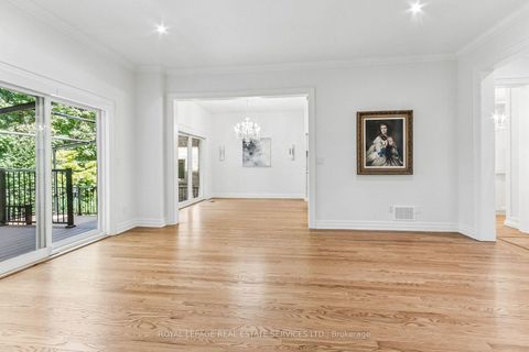 Photo 6 at 42 Rykert Crescent, Leaside, Toronto