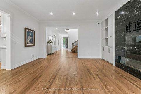 Photo 7 at 42 Rykert Crescent, Leaside, Toronto