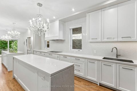 Photo 15 at 42 Rykert Crescent, Leaside, Toronto