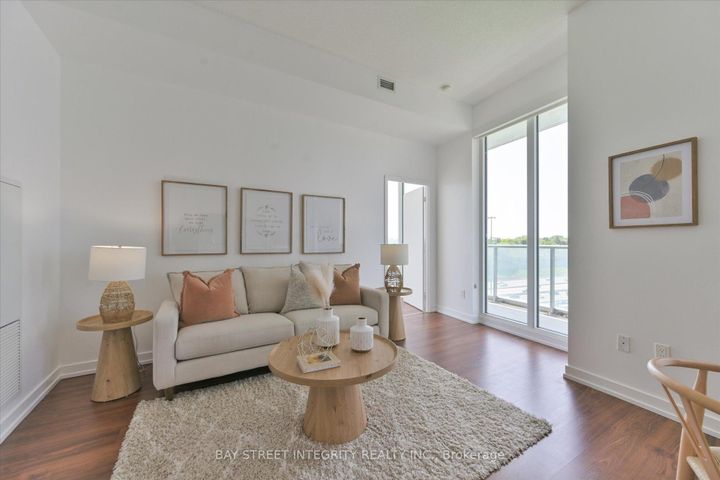 Photo 2 at 903 - 117 Mcmahon Drive, Bayview Village, Toronto
