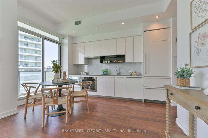 Photo 4 at 903 - 117 Mcmahon Drive, Bayview Village, Toronto