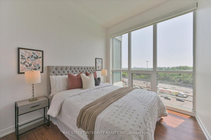 Photo 8 at 903 - 117 Mcmahon Drive, Bayview Village, Toronto