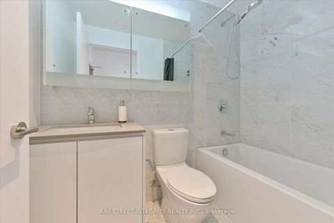 Photo 13 at 903 - 117 Mcmahon Drive, Bayview Village, Toronto