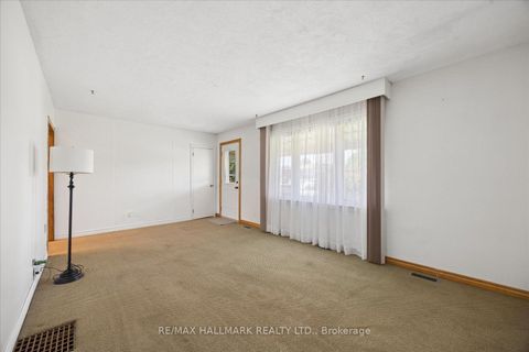 Photo 5 at 139 Elinor Avenue, Maryvale, Toronto