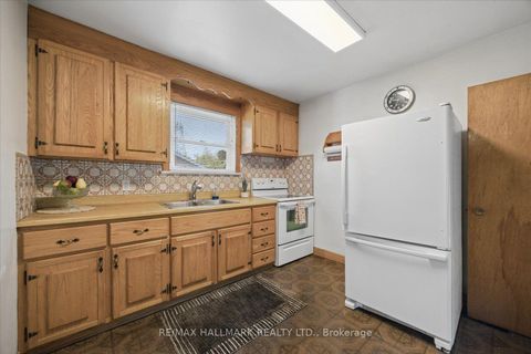 Photo 7 at 139 Elinor Avenue, Maryvale, Toronto