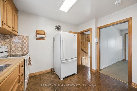 Photo 10 at 139 Elinor Avenue, Maryvale, Toronto
